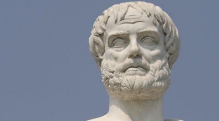 Какое название учебного заведения напоминает о роще, близ которой основал школу Аристотель?