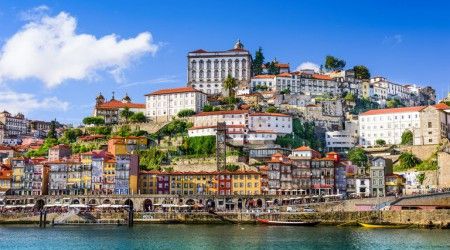 В какой части света расположена Португалия?