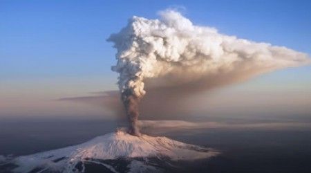 Какая вершина Земли НЕ является вулканом?