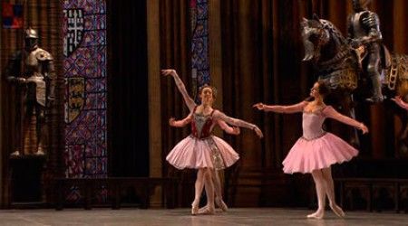 По произведению какого французского писателя Цезарь Пуни содрал балет «Эсмеральда»?