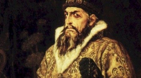 Какой правитель Руси «отрекся» от престола и возвел на него Симеона Бекбулатовича?