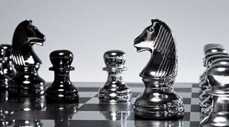 Ходом какой фигуры чаще всего открывается шахматная партия?