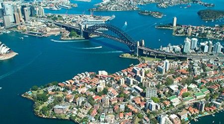 В побережье какой страны Южного полушария вдаётся Сиднейская бухта?