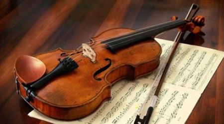 Какой материал, согласно легендам, использовал в своих скрипках А. Страдивари?