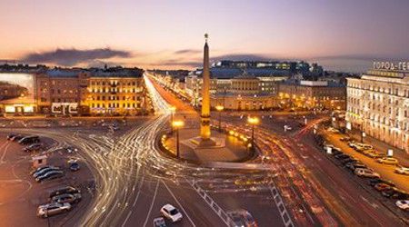 Как называется главная площадь Петербурга?