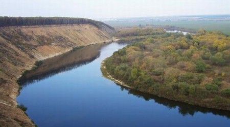 Какая из рек России имеет наибольшую разницу в высоте между истоком и устьем?