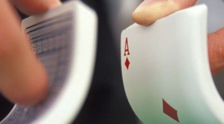 На какое количество игроков традиционно рассчитана карточная игра «Пасьянс»?