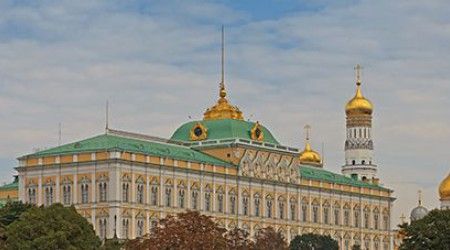 Большой Кремлёвский дворец в Москве построен по указанию ...
