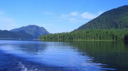 Если вы купаетесь в озере Неро, в какой стране вы находитесь?