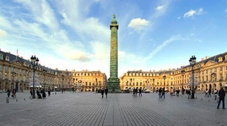 Имя какой тюрьмы носит парижская площадь, где стоит скульптура «Гений свободы»?