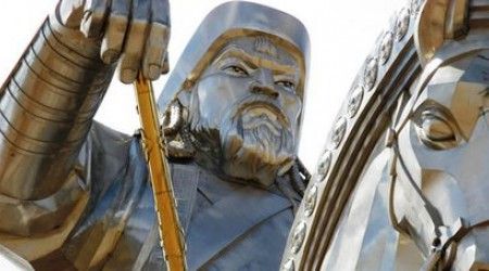 Как звали внука Чингисхана, монгольского хана?