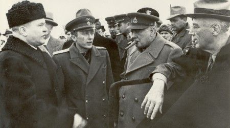Где размещалась советская делегация во главе с И. В. Сталиным во время Ялтинской конференции 1945 года?