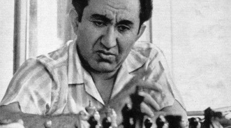 Шахматист с какой фамилией в 1963 году стал чемпионом мира?