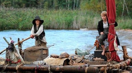 На берегу какой реки происходят приключения Тома Сойера и Гекльберри Финна?