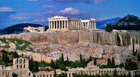 Какая из приведенных ниже достопримечательностей НЕ находится в Афинах?