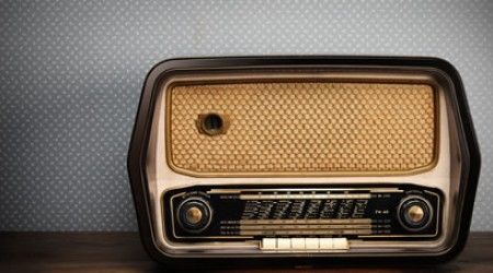 Какое радио распространяет сплетни и слухи?