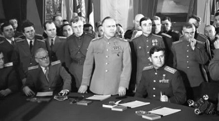 Где 5 июня 1945 года была подписана Декларация о поражении Германии?
