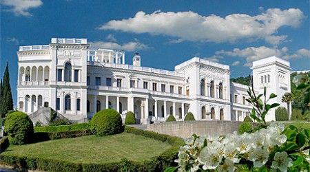 Какой правитель России скончался в Ливадийском дворце в Крыму?