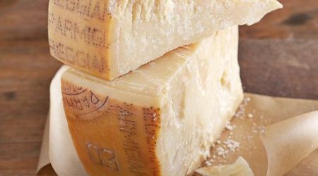 Головка какого сыра весом 721 кг была представлена в 2007 году на "Празднике сыра" в Барнауле?
