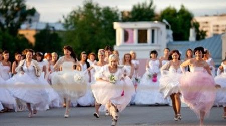 Какая профессия, по общему мнению, самая массовая у невест из города Иваново?