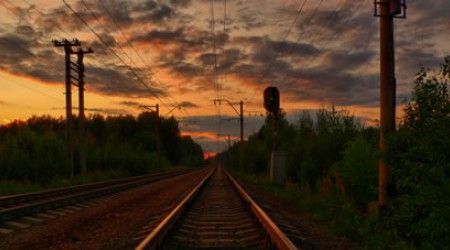 По какой железной дороге путешествуют из Санкт-Петербурга в Москву?