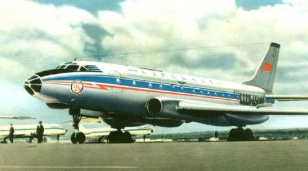 Где совершил приводнение пассажирский самолет ТУ-124 в августе 1963 года?