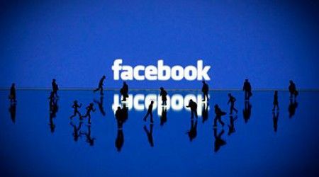 Кем в 2016 году является Дэвид Эберсман в компании Facebook?