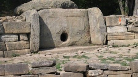 Как называется эта каменное сооружение?