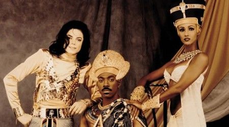 Какой американский актёр снялся в клипе Майкла Джексона в роли мужа египетской царицы?