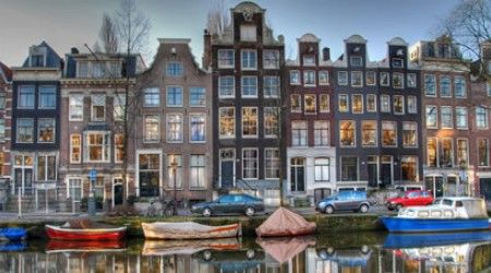 Название города Амстердам содержит «дам», которое означает: 
