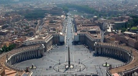 Какая денежная единица до 2002 года имела хождение в Ватикане?