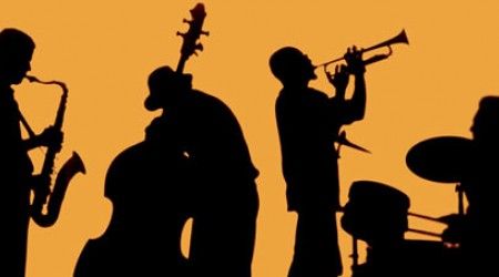 Какой музыкальный инструмент не присутствует в классическом джазовом ансамбле?
