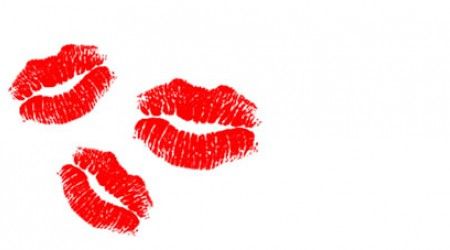 Что из перечисленного в переводе с французского означает «поцелуй»?
