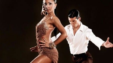 Какой из этих танцев не входит в латиноамериканскую программу бальных танцев?