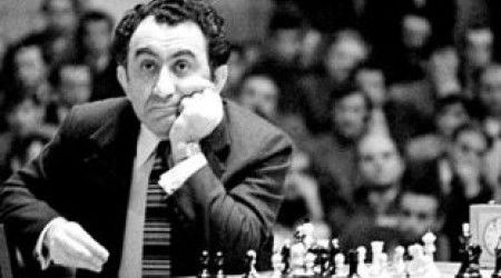 Как любители шахмат прозвали Тиграна Петросяна?