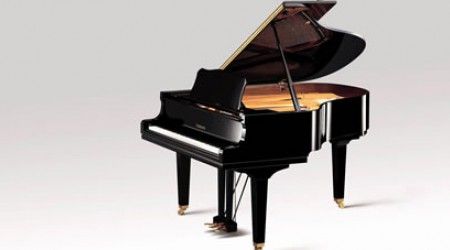 По какой ноте при помощи камертона настраивают пианино?