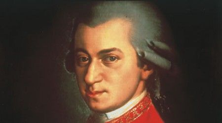 Какое произведение Моцарта было завершено другим композитором?