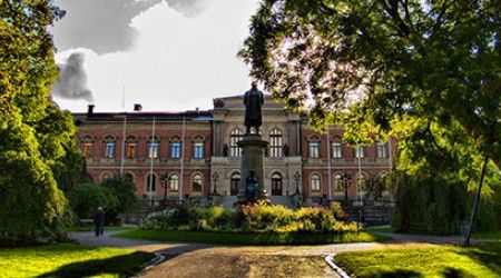 В какой европейской стране находится университет, названный в честь Карла Линнея?