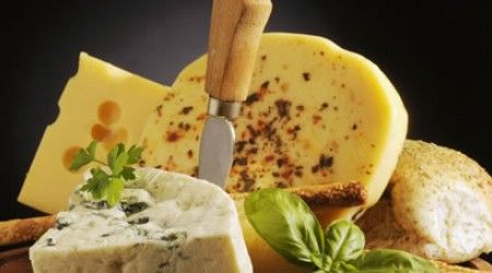 Укажите, что из ниже перечисленного является разновидностью итальянского сыра?