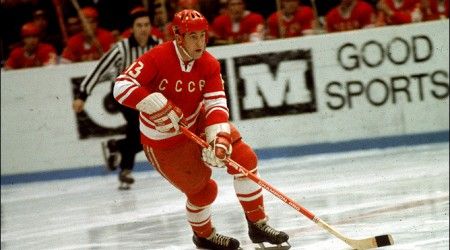 Кто был капитаном сборной СССР во время серии игр с НХЛ в 1972 году?