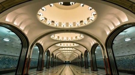 Чьё имя получил Московский метрополитен в дни своего открытия?