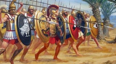Какое оружие греки считали оружием трусов?