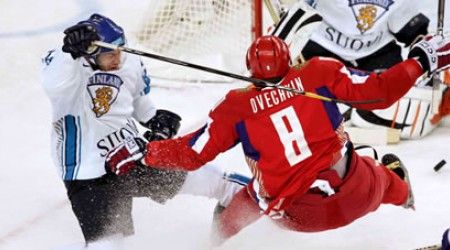 Чем играют в русский хоккей?