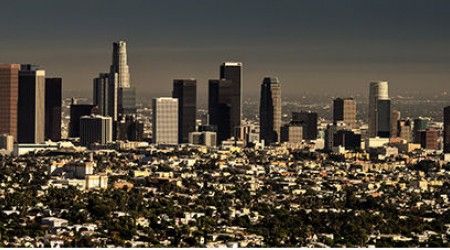 В каком году Лос-Анджелесу был присвоен статус города?