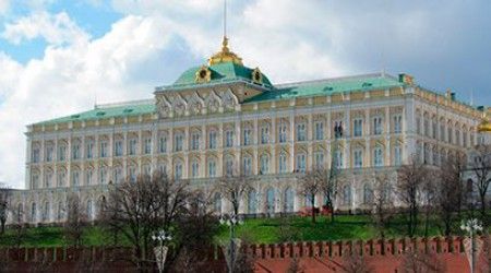 В каком году был построен Большой Кремлёвский дворец в Москве?