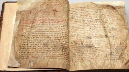 Какая игра в Ипатьевской летописи XV века упоминается под названием «тавлеи»?