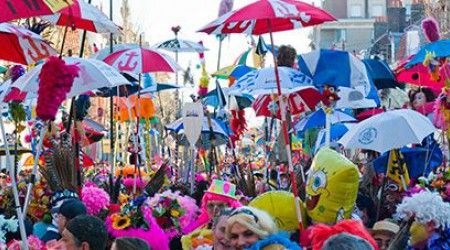 В каком месяце проводится ежегодный Кёльнский карнавал?