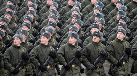 В каком году были введены погоны в советской армии?
