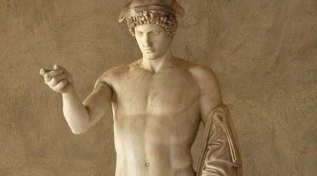 Как звали древнегреческого бога торговли и прибыли?