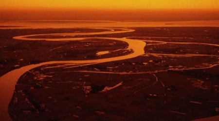 Откуда, по верованиям древних индусов, появилась река Ганг?